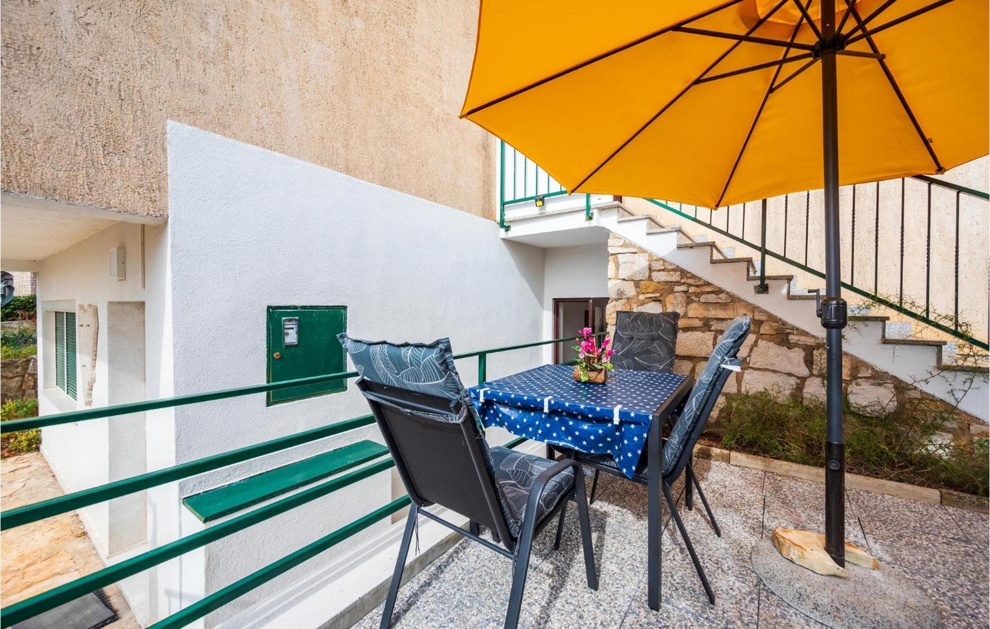 Amazing Apartment In Pula With Kitchen Kültér fotó
