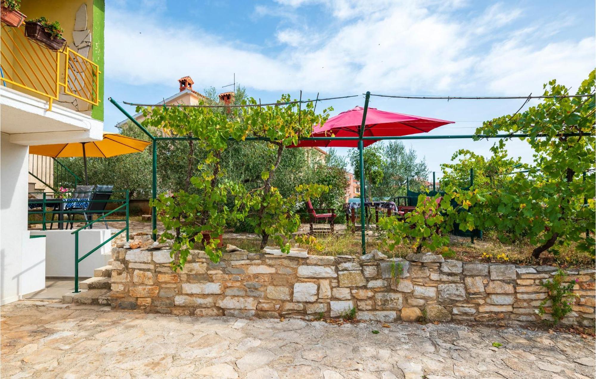 Amazing Apartment In Pula With Kitchen Kültér fotó